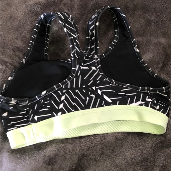 Nike sports bra - Picture 2 of 2